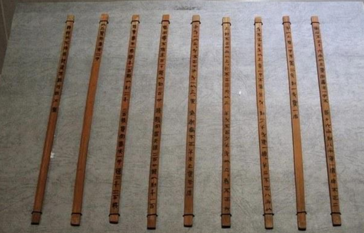 睡虎地发现秦简，专家经过解读，发现秦朝“服徭役”和想的不一样