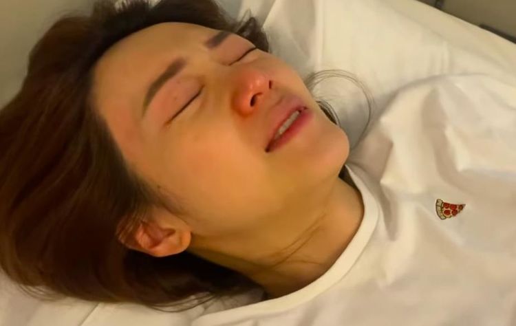 33岁女星公开生娃过程,痛到身体发抖和流泪,网友:妈妈真伟大