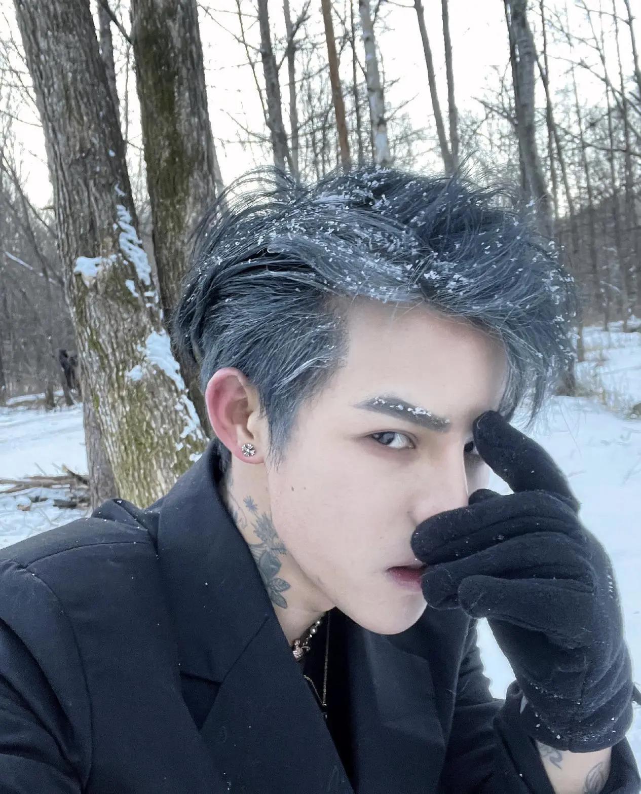 霸总殷世航发视频讲述辛酸经历13岁打工炒作还是真鸡汤