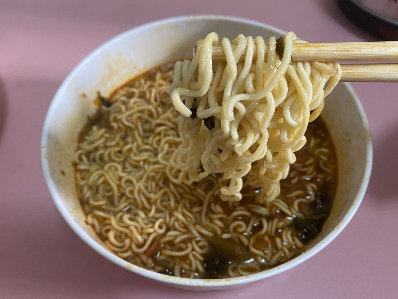 教你1招灵魂做法,泡面更劲道,让胃不再孤单|泡面|方便面|开水_新浪