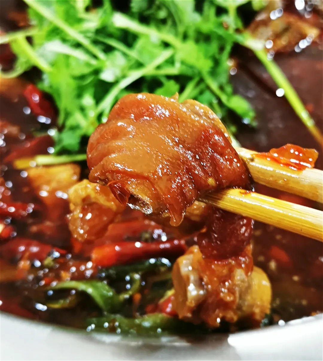 重庆磁器口的"神级"蹄花火锅!软嫩耙糯,香辣醇厚