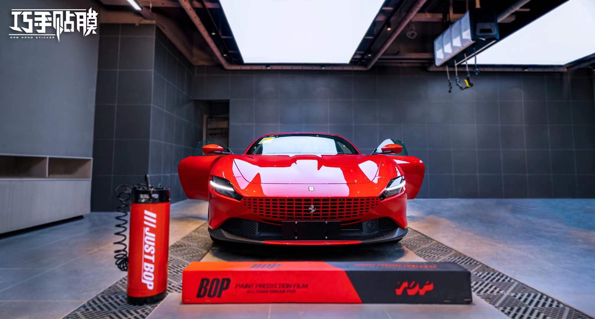 在通往罗马的道路上,你需要一台法拉利roma!