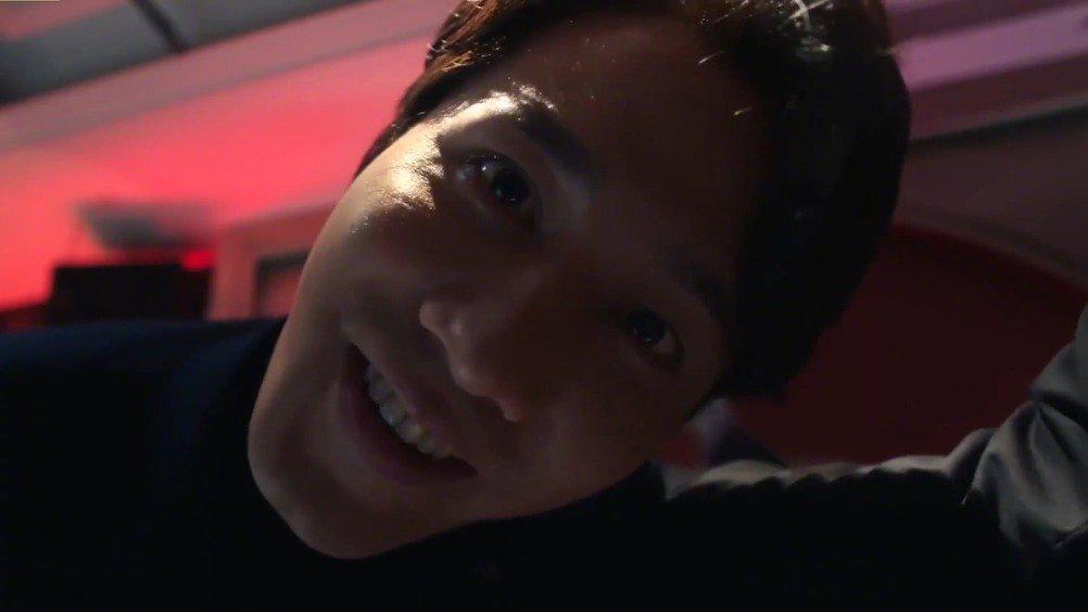 表面上是个会薅头发,掐脖子,威胁人的狠人封潇声