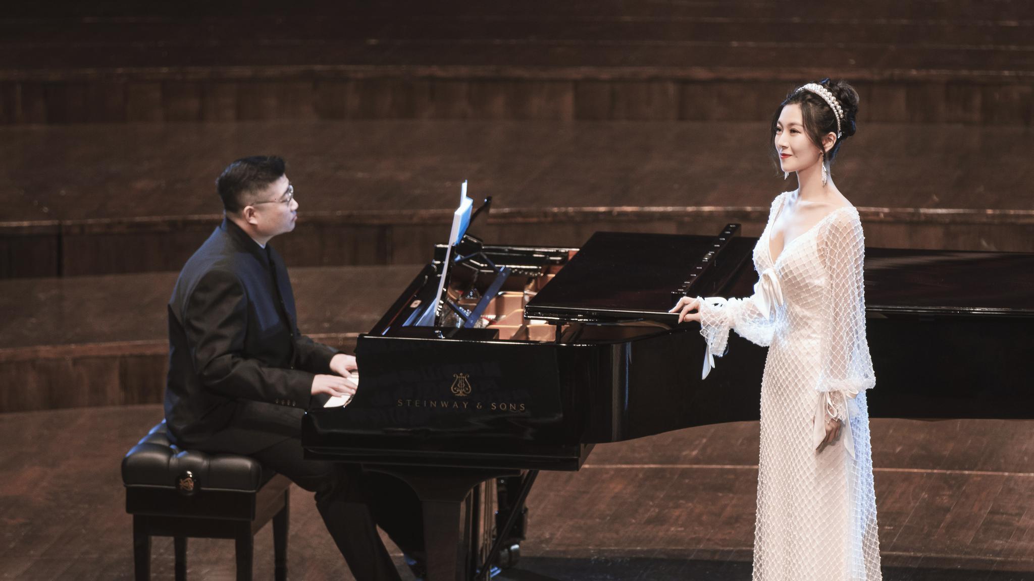 常思思深圳独唱音乐会精彩上演 惊喜演绎粤语歌曲