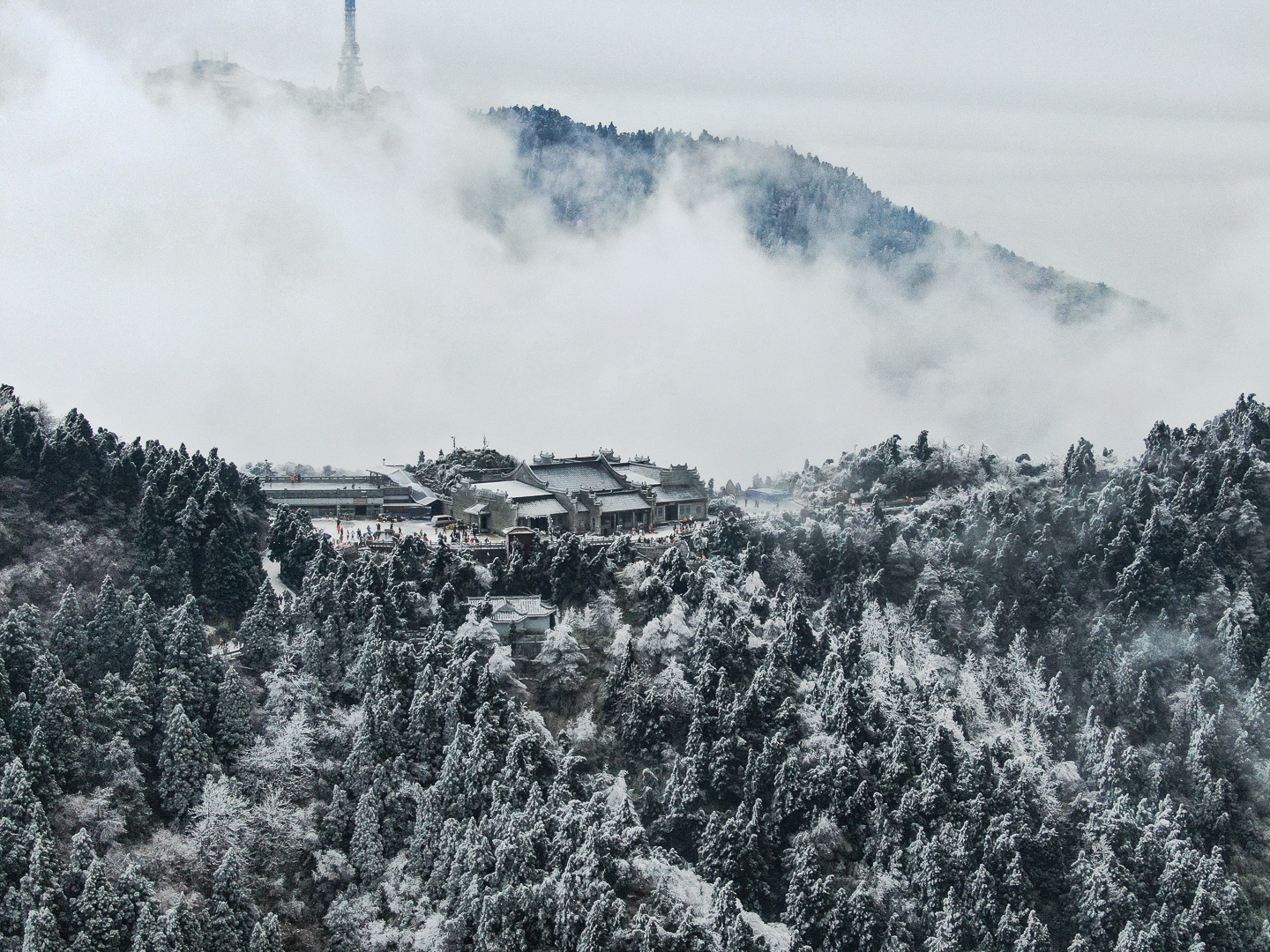 南岳衡山的雾凇璀璨夺目,每年都有这些攻略不可错过