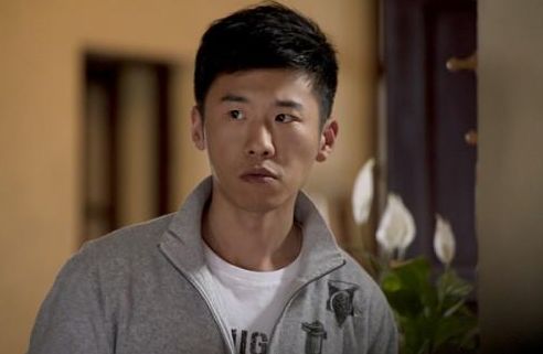 他是最不起眼的"星二代",27岁出道,演15年配角被倪妮带火|王骁|星二代