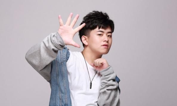 网络歌手罗聪否认抄袭许嵩的有何不可直言至少我比他红