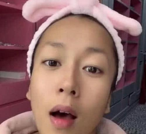 有一种整容叫吉克隽逸卸妆,素颜照曝光后,网友表示不要再扮黑了