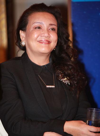 张兰近况,她人生经历跌宕精彩,她为何对徐熙媛这儿媳特别满意|张兰