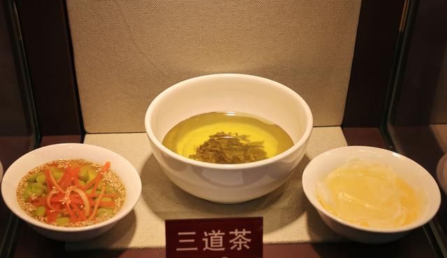 以前南浔人自己不舍得喝三道茶,只有招待客人时才会上,以示客人的尊贵