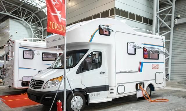 首款江淮星锐c型房车,配2.0t客厅沙发超级大,30多万性价比高