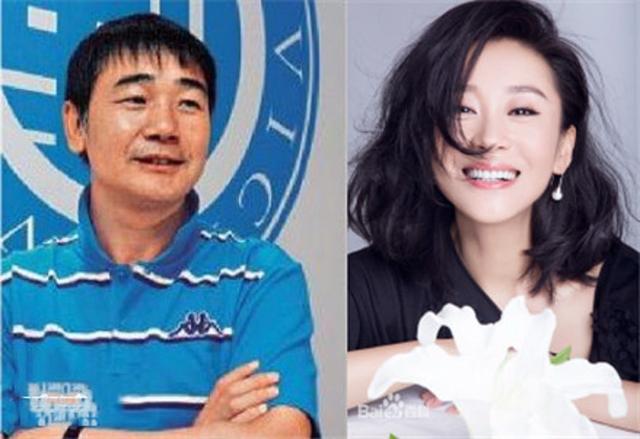 47岁苗圃罕晒近照,脸上妆容精致脖子却黝黑,富商老公大方送飞机