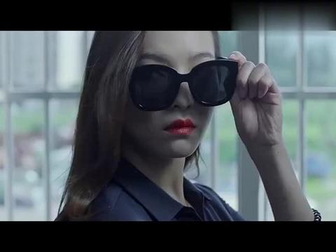 梦境迷踪，女老总的母老虎之威与眼镜断裂的隐喻