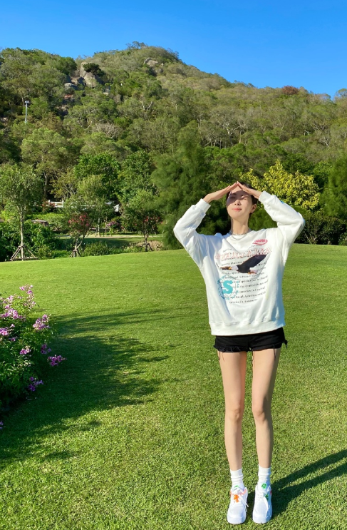 赵尧珂才是真"腰精",当她穿上炫腹装,这腰怕是