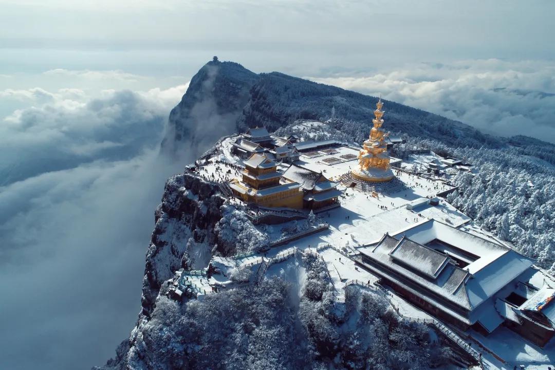 下雪天所有的美好,去趟峨眉山都能遇到