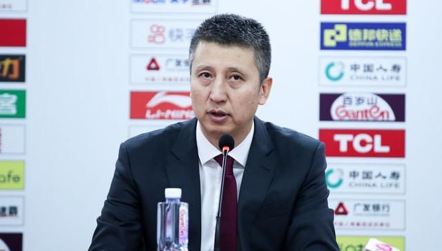 郭士强盛赞球员,吴庆龙一脸无奈!