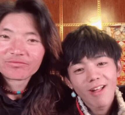 丁真舅舅真实婚姻状况曝光:已婚有子,超话简介自称大龄单身青年