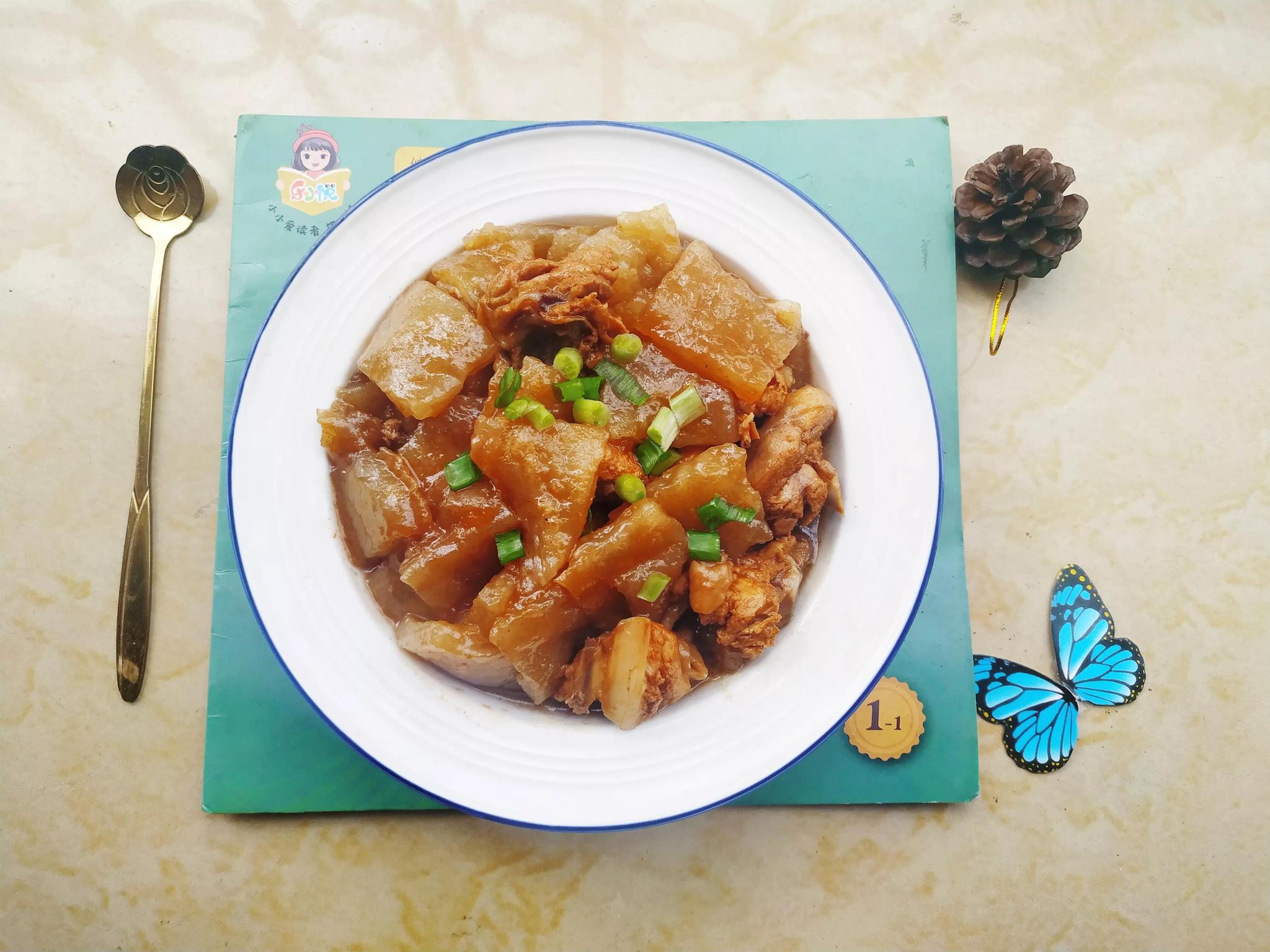未来儿媳妇来蹭饭,做了山粉圆子烧鸡招待,她端着碗就往家跑