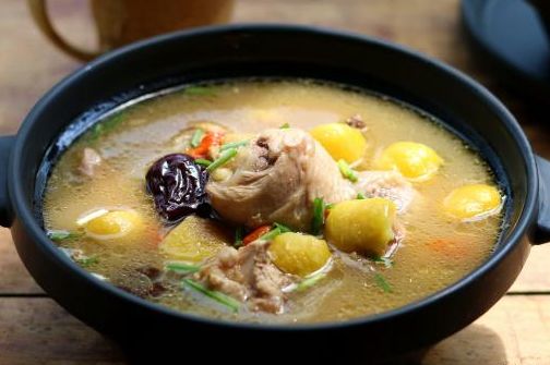 炖鸡汤,不用下锅焯水,做好"3步",鸡汤鲜美无腥味,香味浓郁