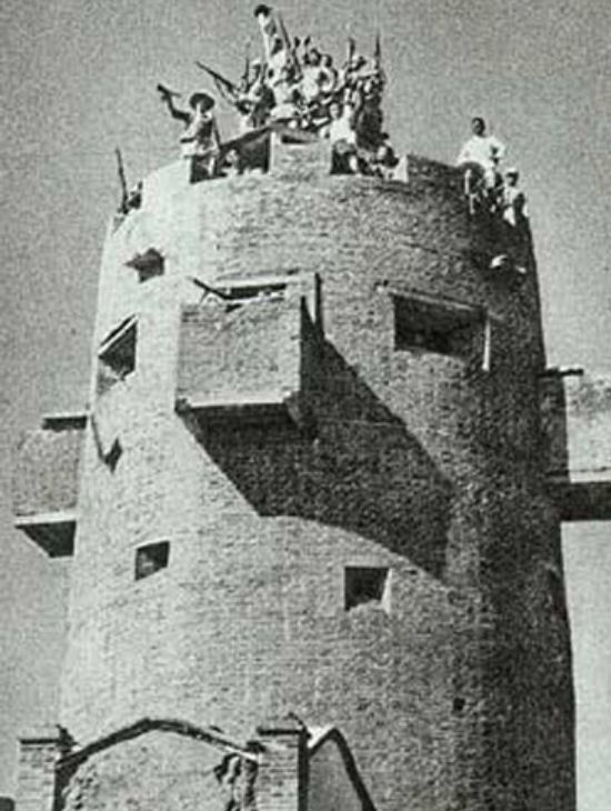 鬼子的每个炮楼有什么配置?为了不被缴获弹药,只留2箱子弹