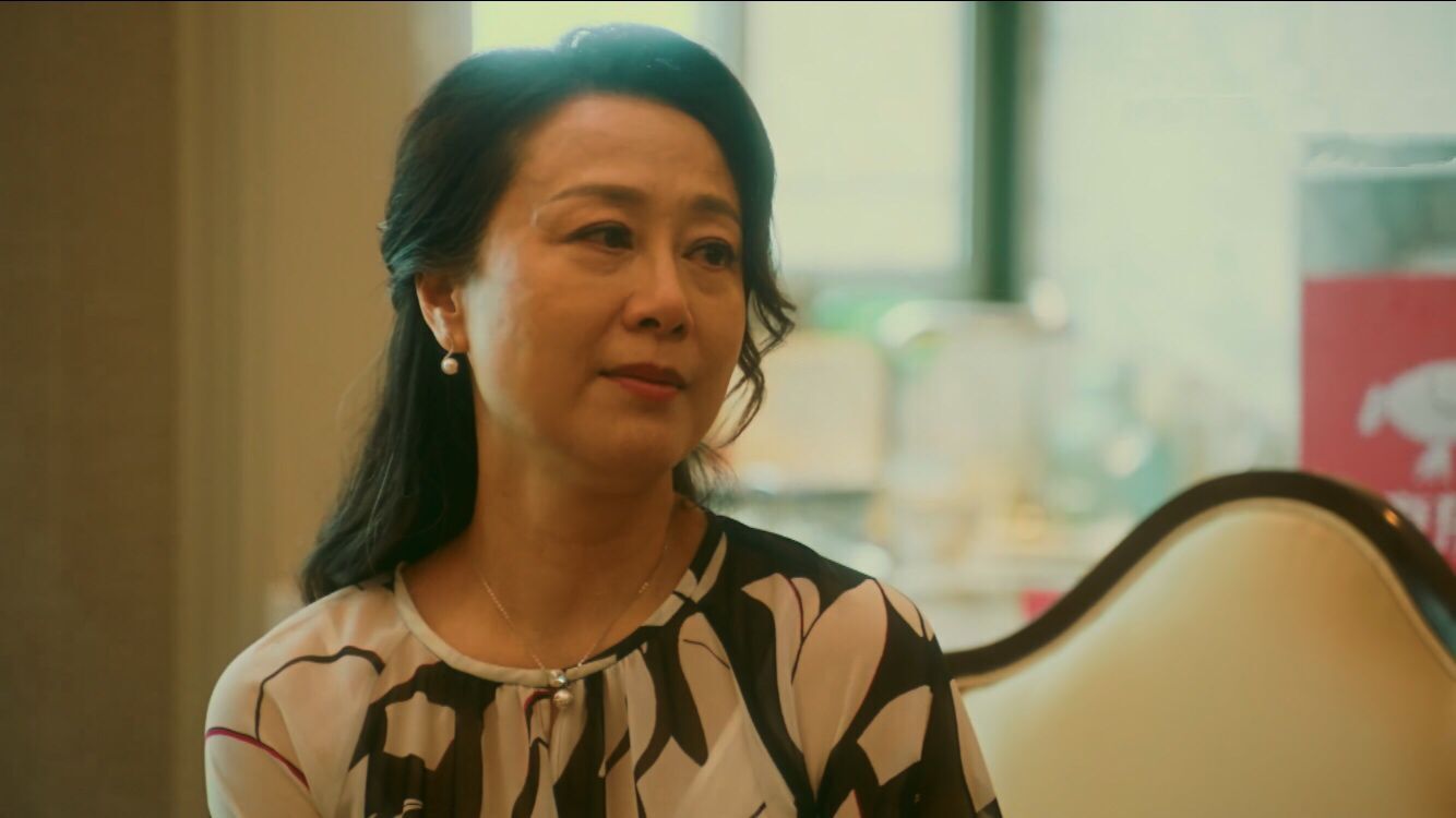 《流金岁月》:戴茵人设改编漏洞太多,叶谨言结局成最大败笔|流金岁月