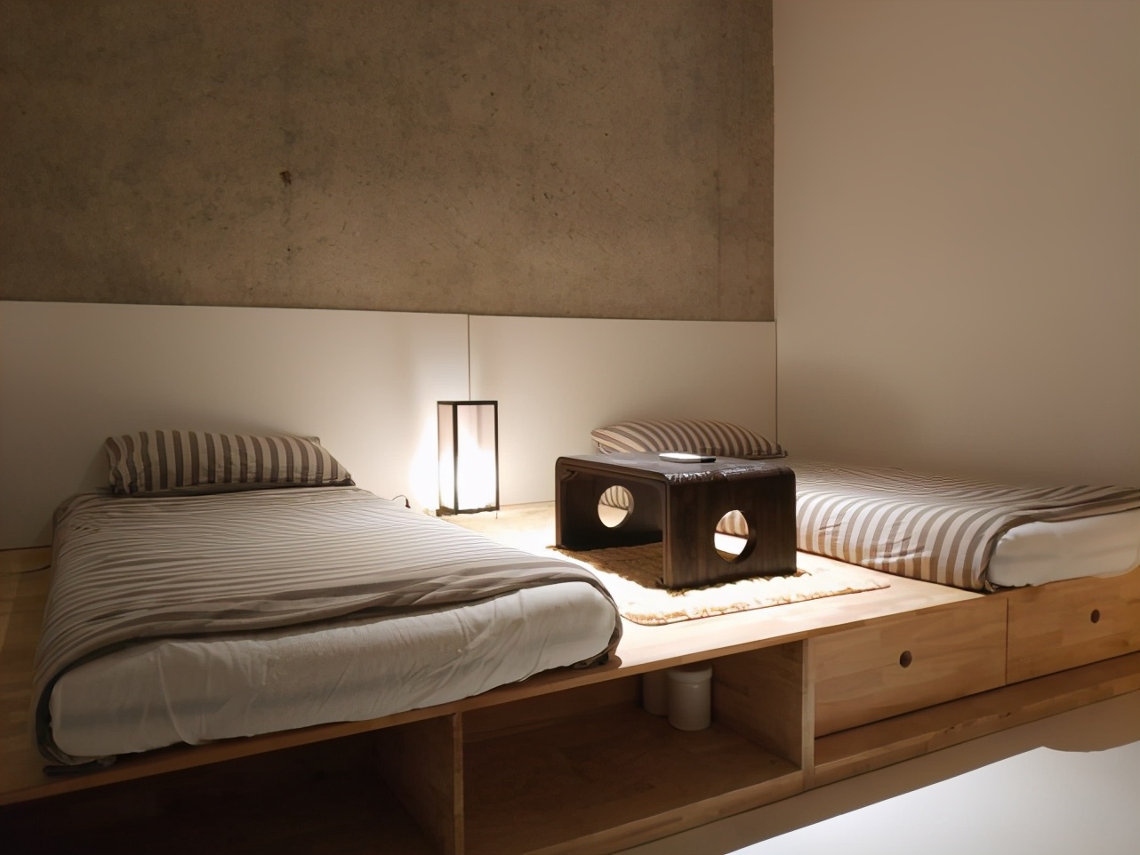 小夫妻充满意境的小家:冷暖色调搭配温润质朴,卫生间超酷