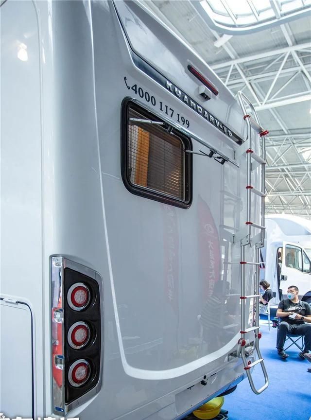 宽大v9房车来了!水电超高配提车直接玩,适合4口车内还挺漂亮