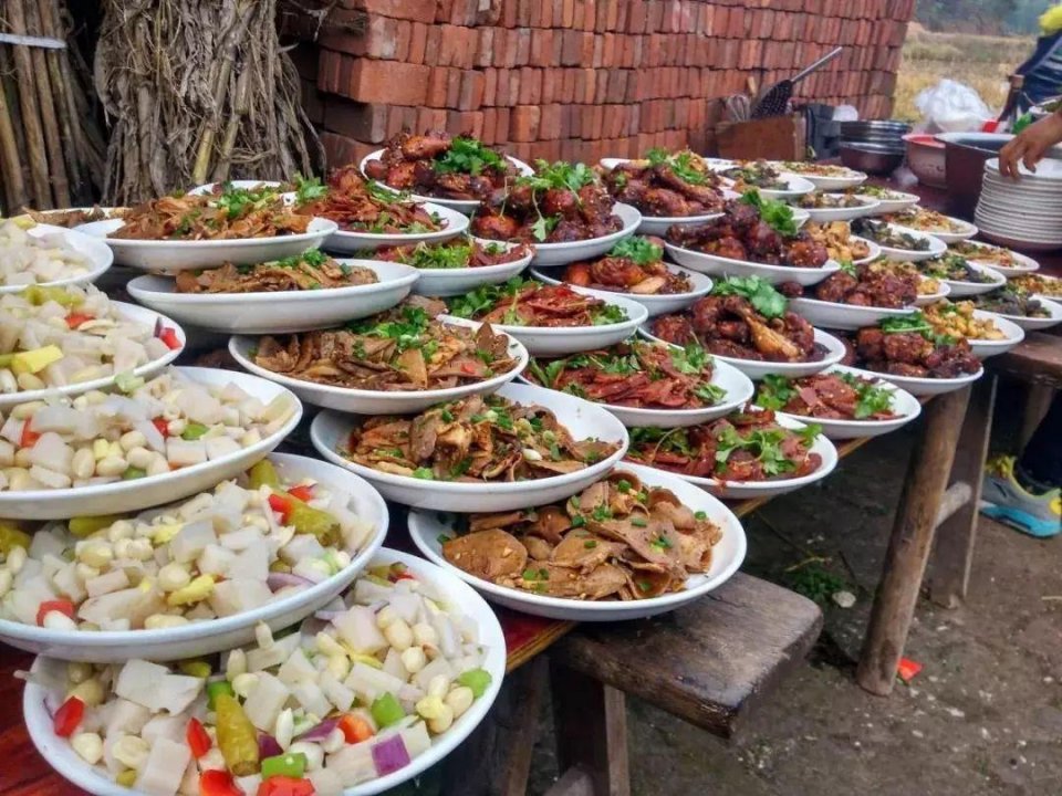 农村酒席上了这道菜,大家就会自动站起来走人,这是为啥呢?