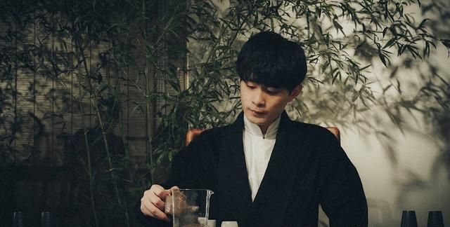 徐筱竹又调皮了,全网询问化妆师待遇,要被岳云鹏"解雇"了吗?