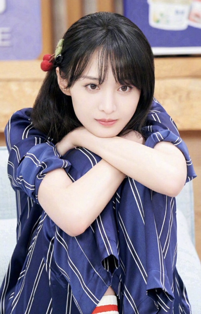 2020年12月26日,郑爽发文称,"很抱歉,真的很抱歉.