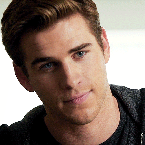 锤弟liamhemsworth的31岁生日美貌和肌肉一点儿不输他哥