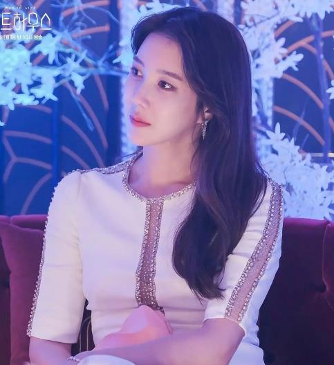 顶楼收官后第二季将火速上线秀莲能否复活将成最大悬念