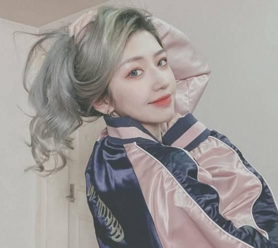 网红最帅女仆装天才小火龙穿jk扮厨师手持勺子飒气十足