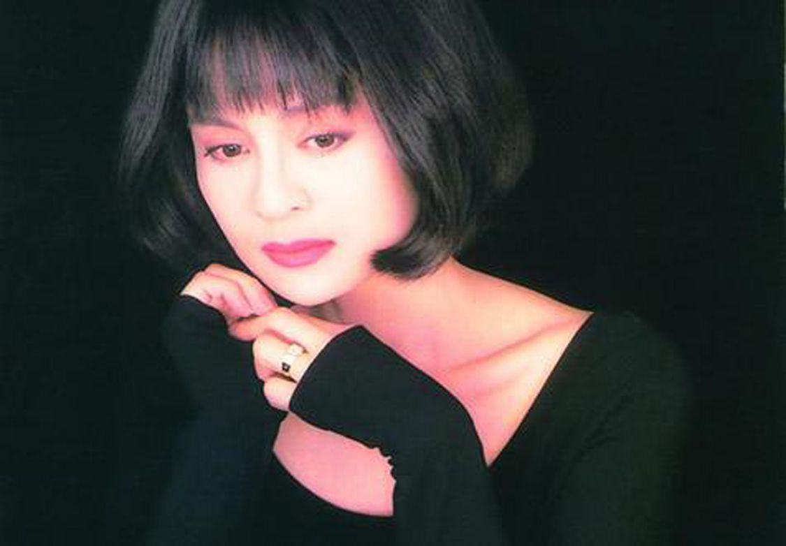 琼瑶御用歌手高胜美商演,16岁发首张唱片赚10万,今为几百块奔波