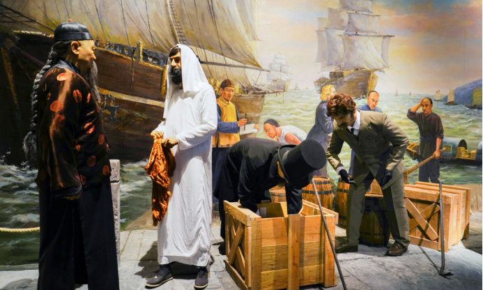 明朝以及清朝中前期,中国的对外贸易政策是闭关锁国,尽量少与西洋各国