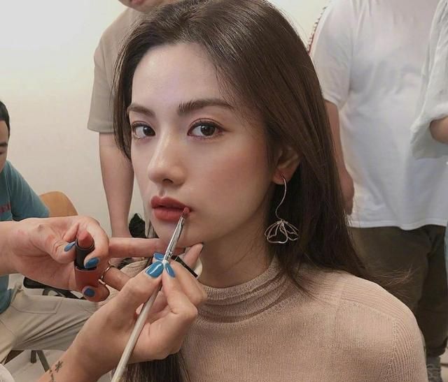 她是韩国第一“美女”,素颜图片有点别扭,不知大家赞同吗?|林珍娜|素颜|韩国_新浪新闻