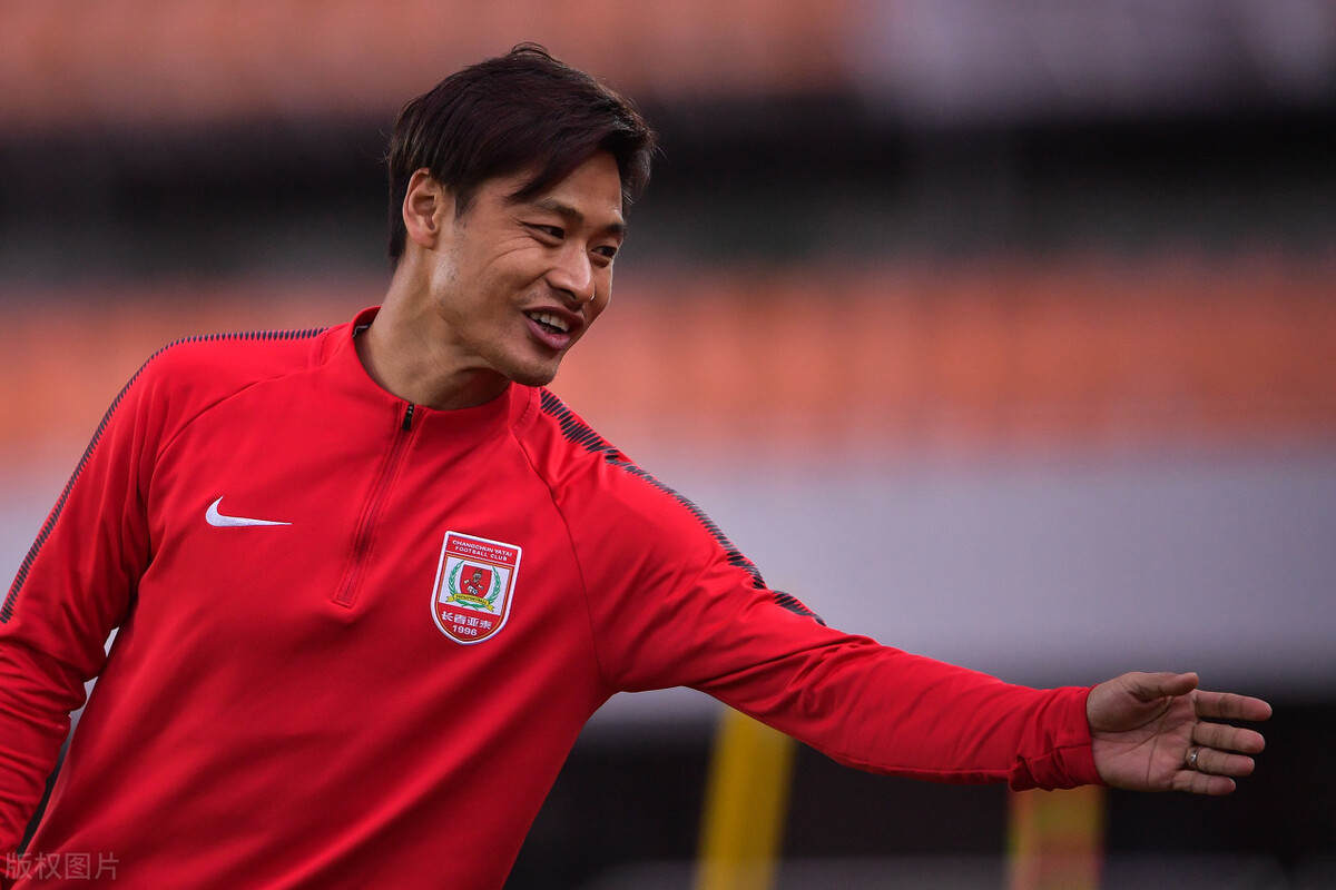 u18国青教练组星光熠熠,前亚泰队魂现身挑大梁,让球迷欣喜|杜震宇