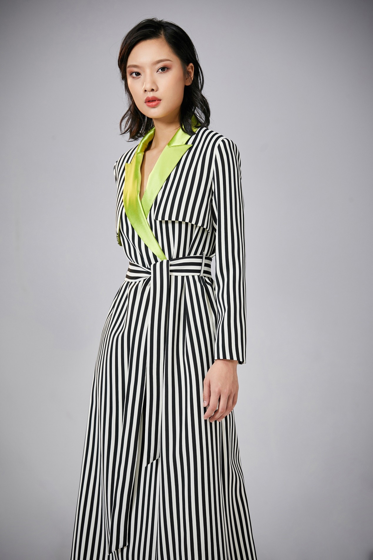 新年换新衣,来罗拉密码女装更新衣橱,装点一整年的美丽