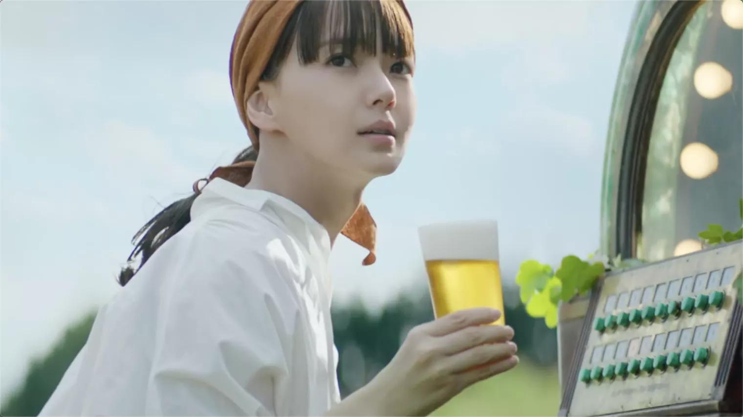 最治愈的啤酒广告,有最温柔的歌曲|多部未华子|点唱机|歌曲_新浪新闻