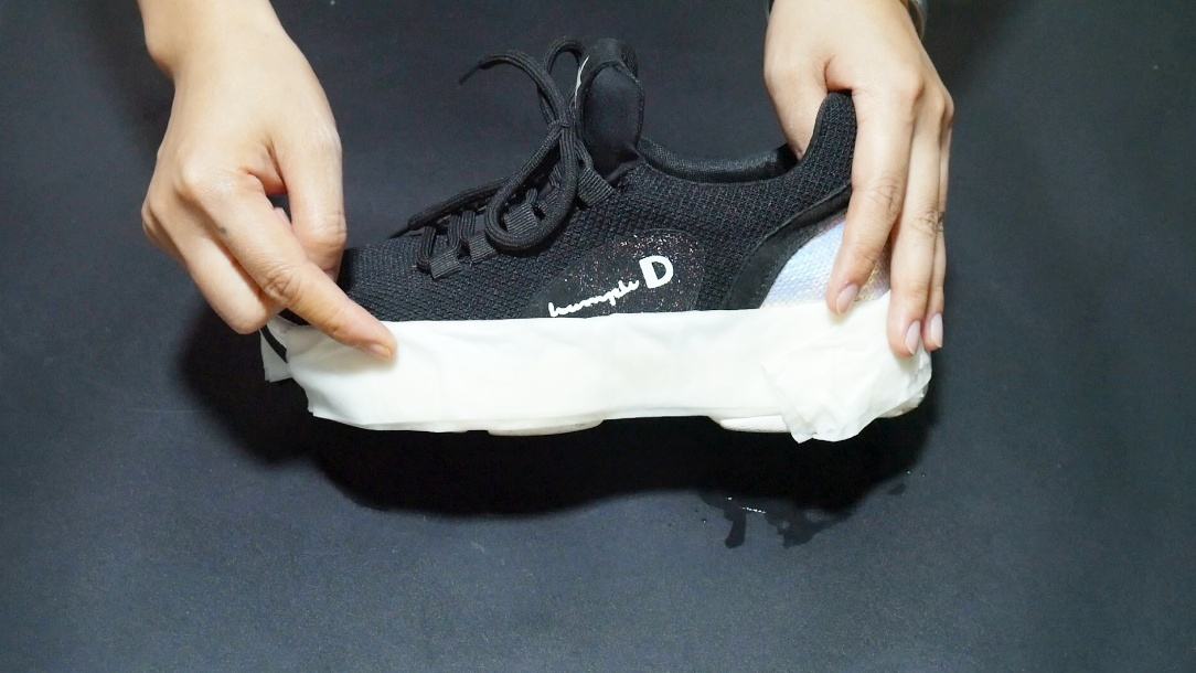 鞋底白边最容易脏,学会这么清理!