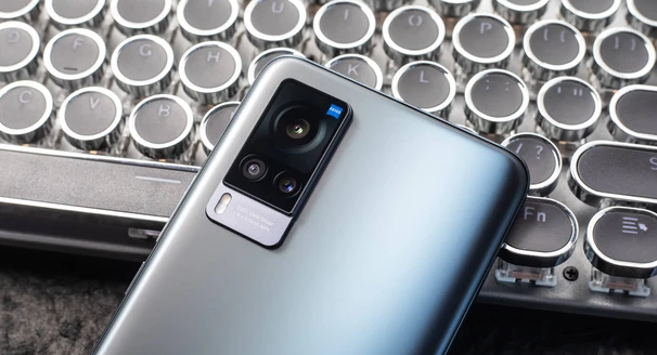 vivox60首销战报:一手包揽四项冠军,比小米11便宜500__财经头条