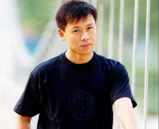 在小编的记忆当中,一提起胡亚捷这位演员,脑海立即会浮现出他在电视剧