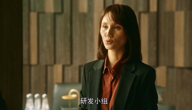 还有一点是,《流金岁月》中戴西把莉莉安找来了,这就更能说明,她在