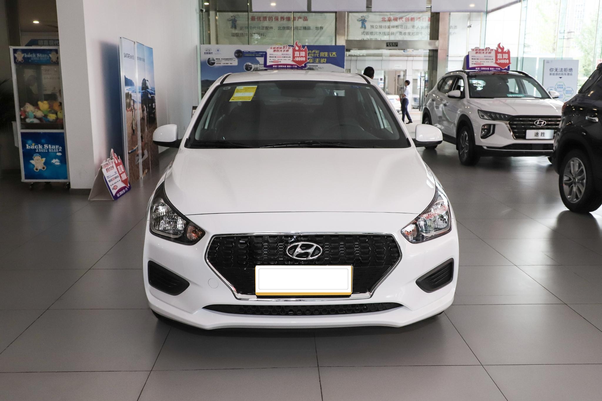 5万左右的实惠"自动挡小车",这2款代步车空间不小,销量也很高