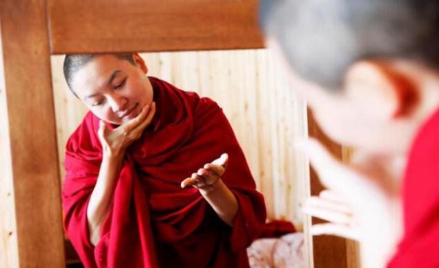 山东一女学霸,曾在4000米高原寺庙出家为尼,现在33岁仍不想还俗