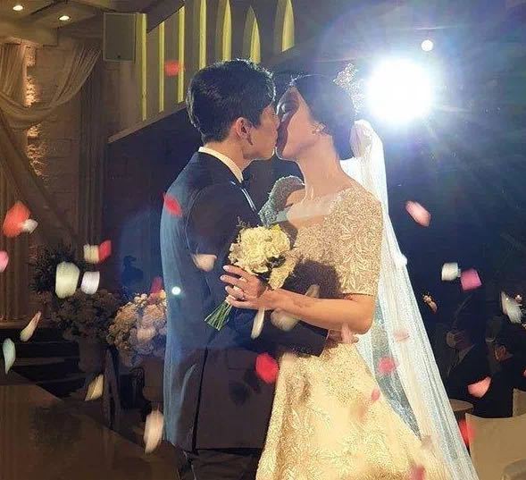 羽坛再添世界冠军夫妻!两人庄重宣誓甜蜜亲吻,盼携手战东京奥运休闲区蓝鸢梦想 - Www.slyday.coM 羽坛再添世界冠军夫妻!两人庄重宣誓甜蜜亲吻,盼携手战东京奥运休闲区蓝鸢梦想 - Www.slyday.coM