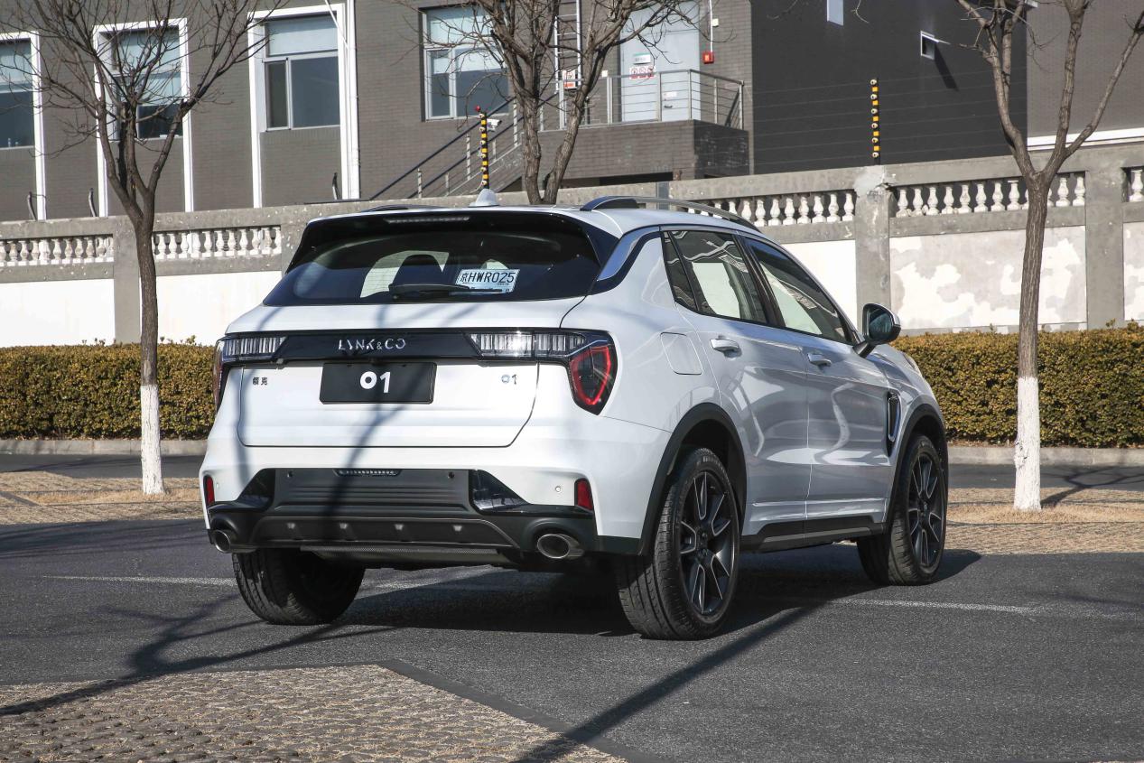 用什么来诠释豪华试驾领克01型pro