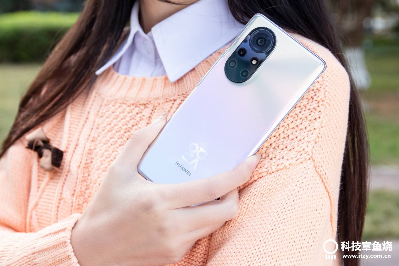 谁能治好你的电量焦虑症?是华为nova8 Pro还是iPhone12?