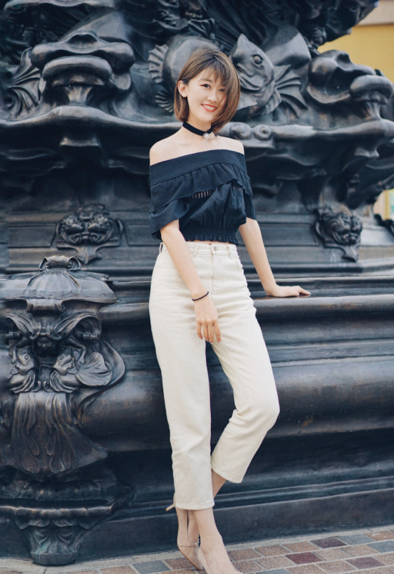 窄肩女生穿衣总是没有气场,记住这几个小技巧,轻松拥有完美比例