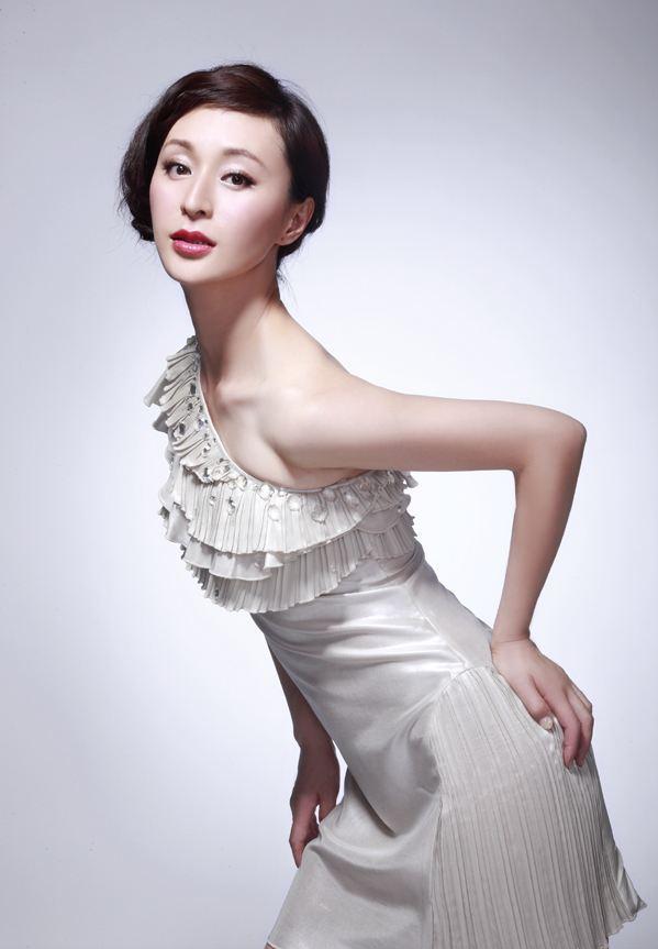 与交往8年男友裸婚,今过得很幸福|房子斌|杨雨婷|琅琊榜_新浪新闻